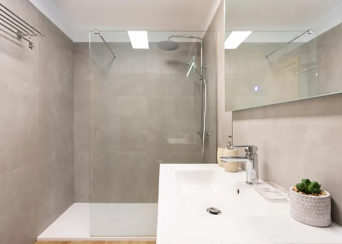 Home2book Relaxing Getaway With Terrace & Pool Daire