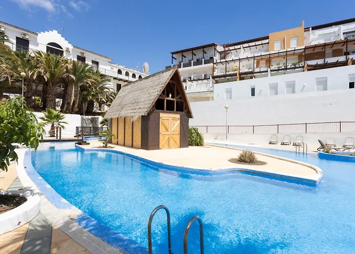 Home2book Relaxing Getaway With Terrace & Pool Daire