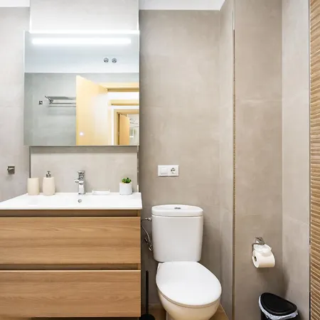 Home2book Relaxing Getaway With Terrace & Pool