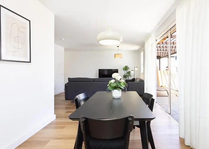 Home2book Relaxing Getaway With Terrace & Pool