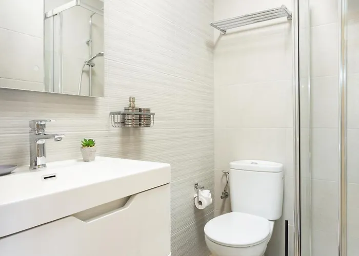 Home2book Relaxing Getaway With Terrace & Pool