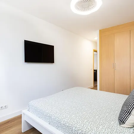 Home2book Relaxing Getaway With Terrace & Pool 아파트 *