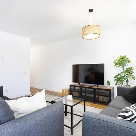 Home2book Relaxing Getaway With Terrace & Pool *