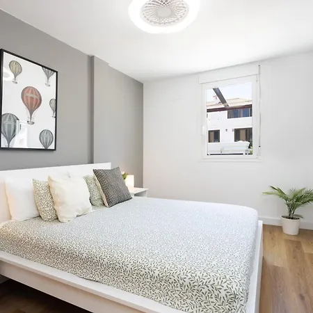 Home2book Relaxing Getaway With Terrace & Pool