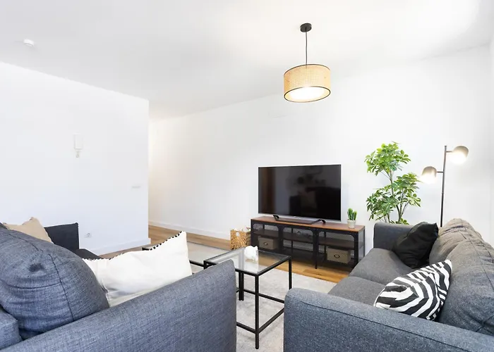 Home2book Relaxing Getaway With Terrace & Pool *