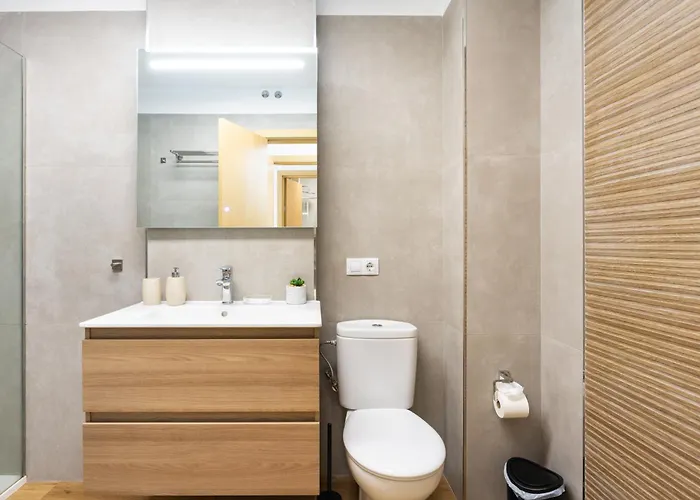 Home2book Relaxing Getaway With Terrace & Pool