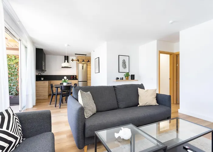 Home2book Relaxing Getaway With Terrace & Pool Appartement